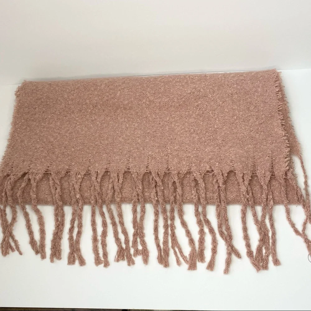 Nordstrom Natasha Tasha blush pink soft open weave fringe winter scarf NWOT